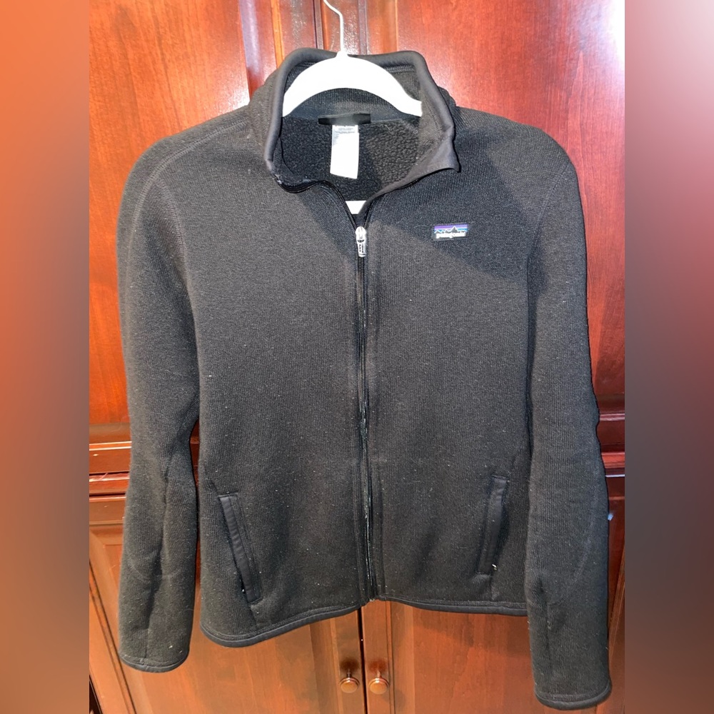Woman’s black Patagonia full zip better sweater fleece